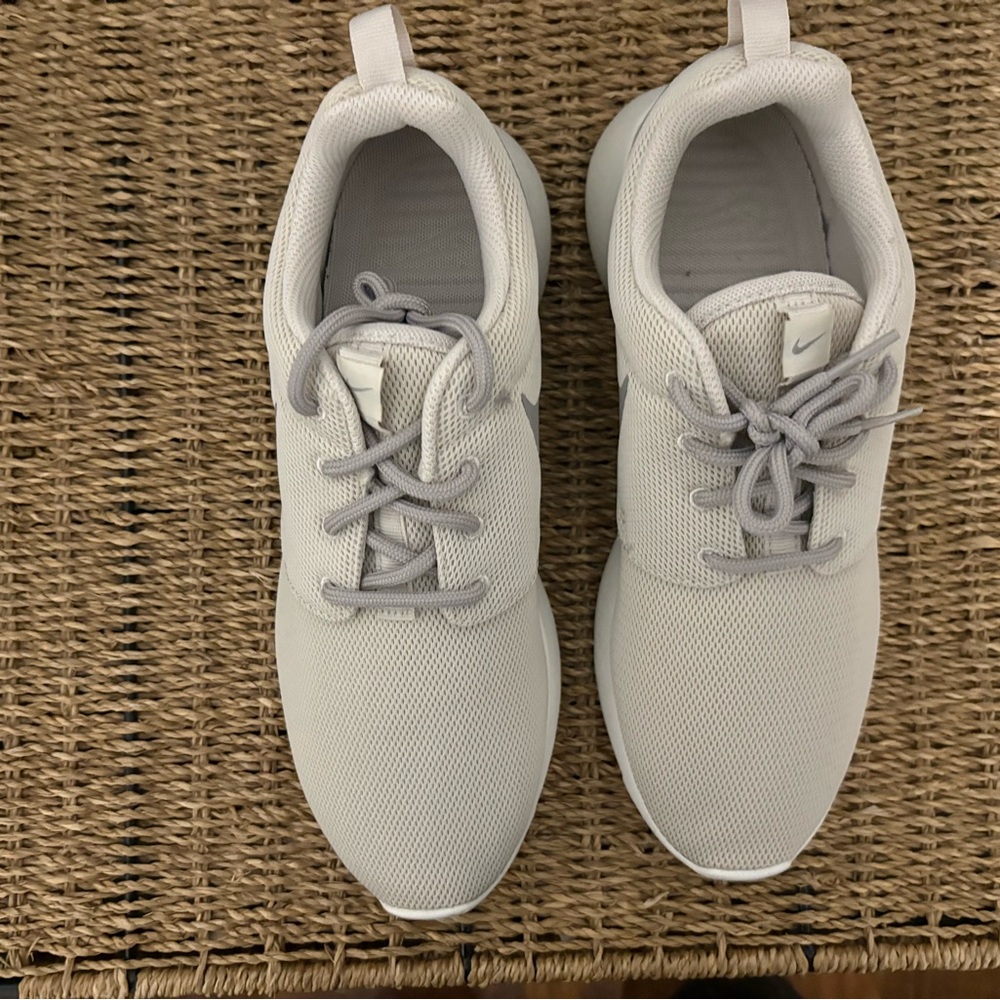 Nike Light Gray Athletic Shoes